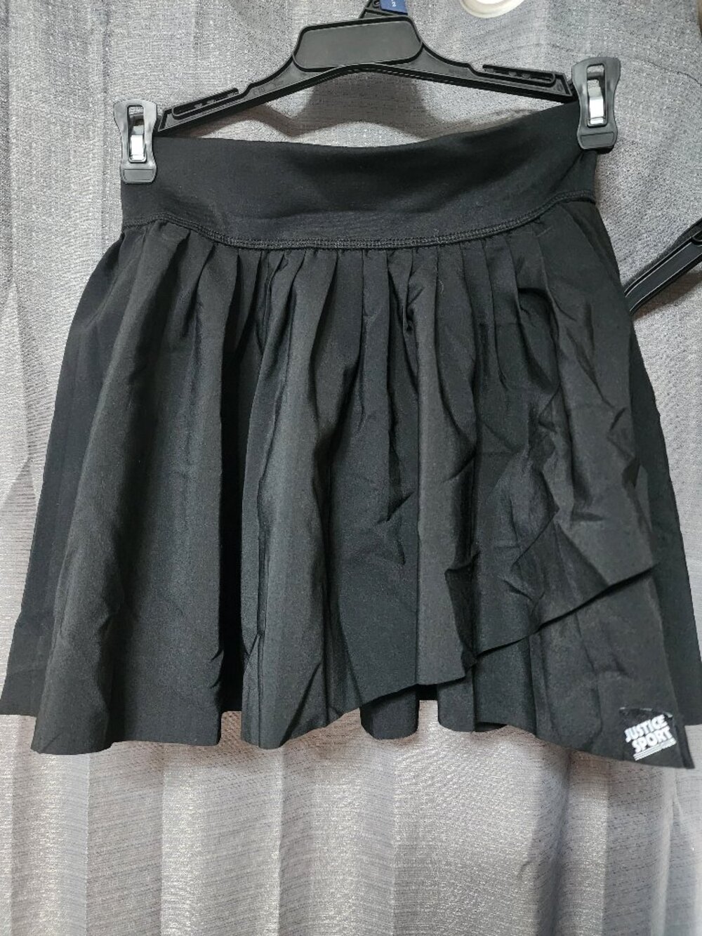 SET: Taha & Justice Girls Cream Bow Sweater & Black Skirt Set - Picture 3 of 6